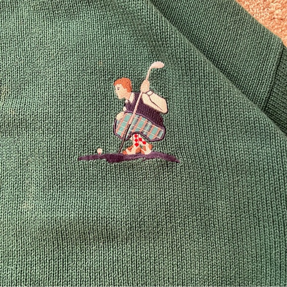 Green Crewneck Sweater with Embroidered Detail vintage IZOD Sweater - Picture 4 of 8